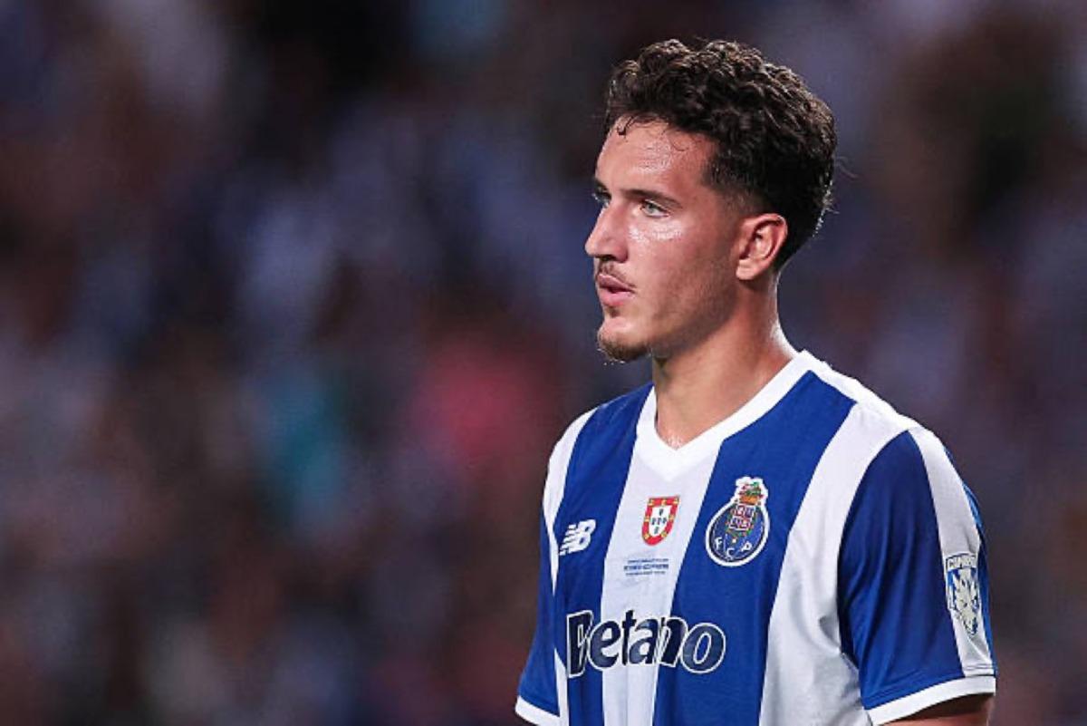 Galatasaray ın yeni transferi Deniz Gül İstanbul a geliyor! 1
