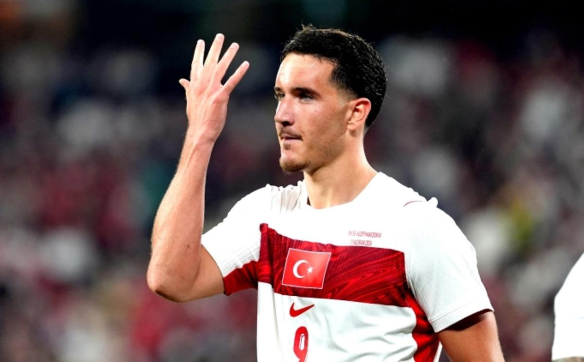 Galatasaray ın yeni transferi Deniz Gül İstanbul a geliyor! 4