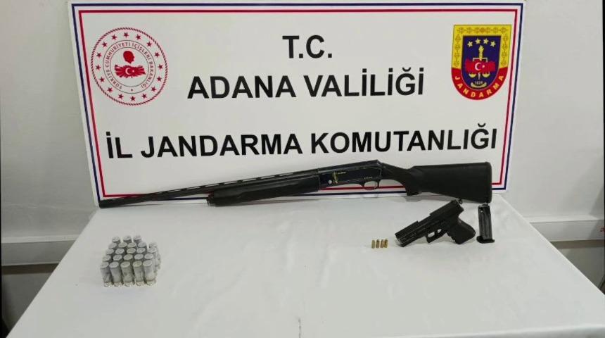 Jandarmadan ka&ccedil;ak silah operasyonu: 4 g&ouml;zaltı