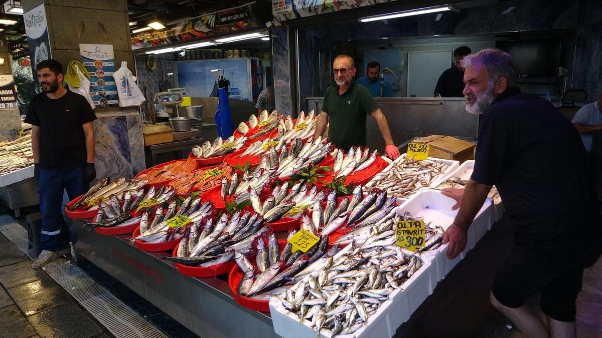 Sezonun ilk gününde tezgahlar doldu! Tanesi 125 TL den satılıyor 2