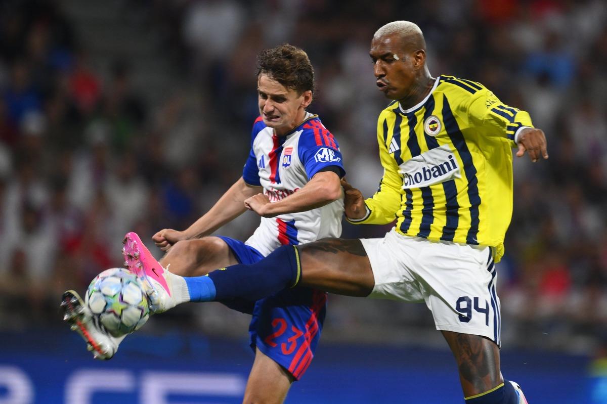 Fenerbahçe de 3 ayrılık daha! Cihan Kamer canlı yayında açıkladı 5