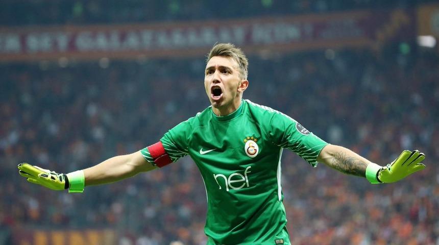 Galatasaray, Fernando Muslera'yı Premier Lig'e satıyor