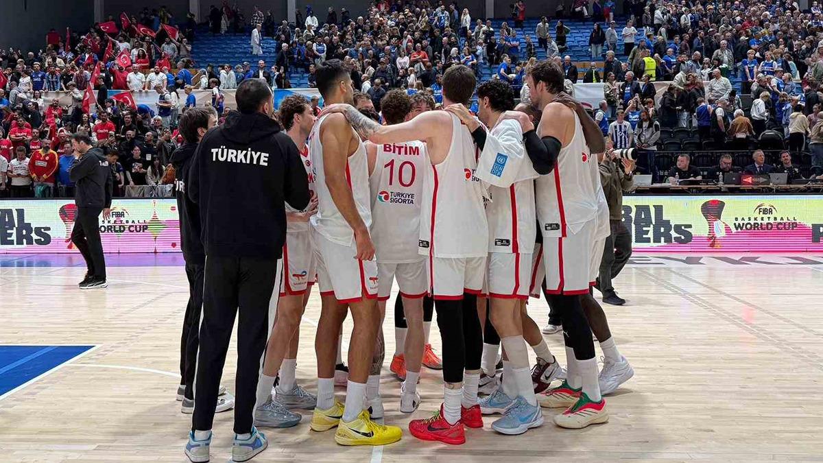 A Milli Erkek Basketbol Takımı, 2027 Dünya Kupası’na katılmaya hak kazandı - Basketbol