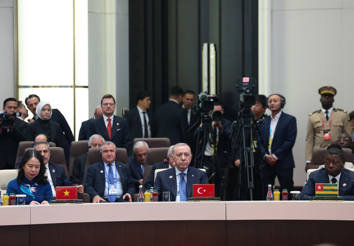 Erdoğan, Putin ve Lukaşenko dan samimi g&ouml;r&uuml;şme: Şanghay zirvesinden dikkat &ccedil;eken kareler 9