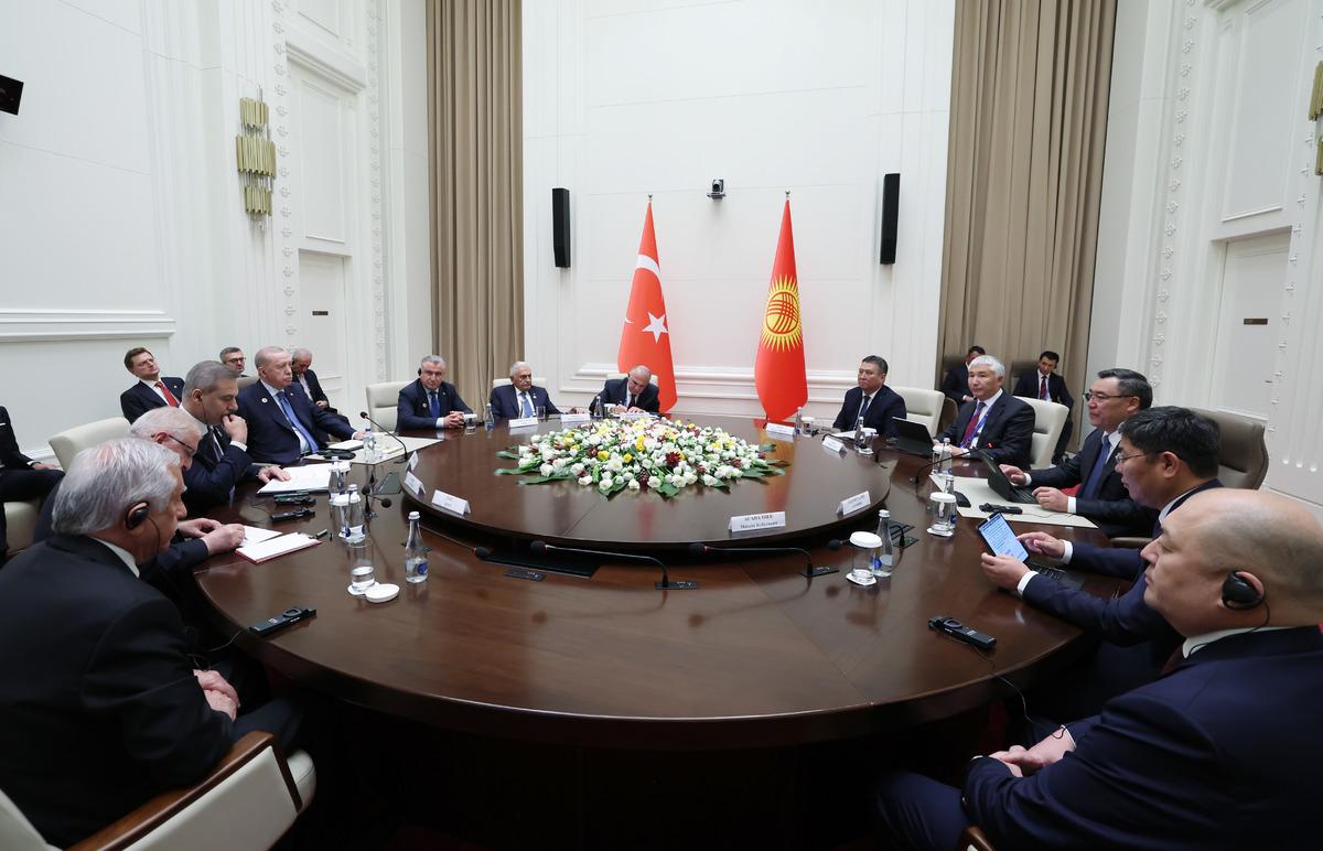 Erdoğan, Putin ve Lukaşenko dan samimi g&ouml;r&uuml;şme: Şanghay zirvesinden dikkat &ccedil;eken kareler 3