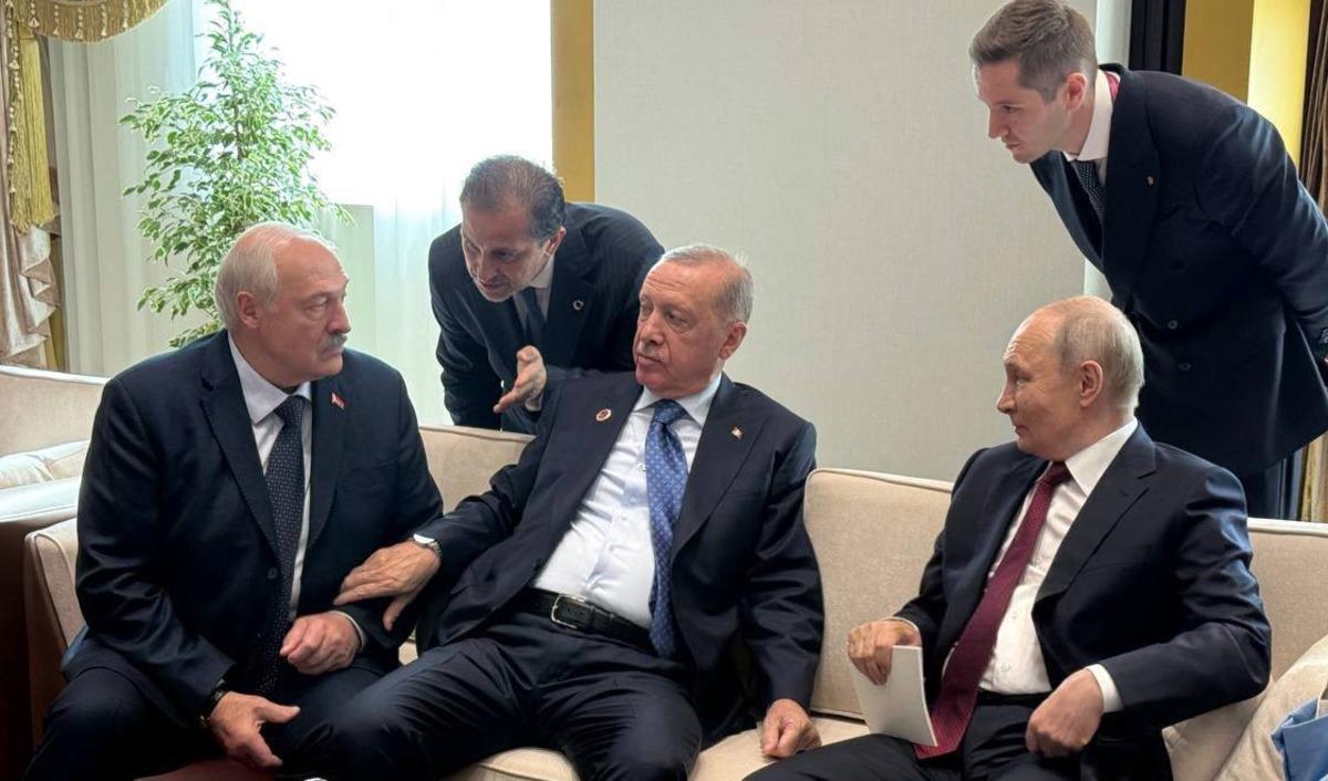 Erdoğan, Putin ve Lukaşenko dan samimi g&ouml;r&uuml;şme: Şanghay zirvesinden dikkat &ccedil;eken kareler 1