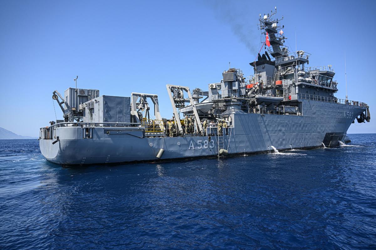 Girne de kayıp 20 kişi için TCG Işın devrede: 500 metre derinlikte kritik operasyon 1