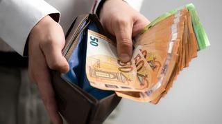 12 Eylül 2026 Euro Bugün Kaç TL? Serbest Piyasa Euro Kuru - Euro/TL Sınırlı Geri Çekilme, EUR/USD Sınırlı Geri Çekilme