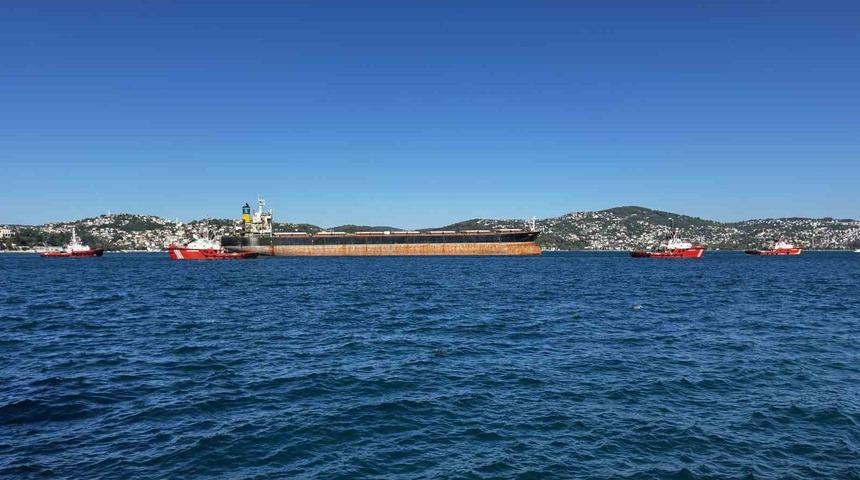 Rusya&rsquo;da saldırıya uğrayan gemi İstanbul Boğazı&rsquo;ndan ge&ccedil;ti