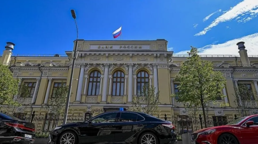 Rusya'da nakit d&ouml;viz &ccedil;ekimine y&ouml;nelik kısıtlamalar uzatıldı