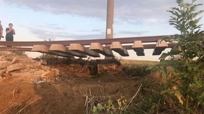 Tekirdağ &Ccedil;orlu'daki tren kazası neden oldu? Kazanın sebebi yol bek&ccedil;ilerinin olmaması mı? Flaş iddia