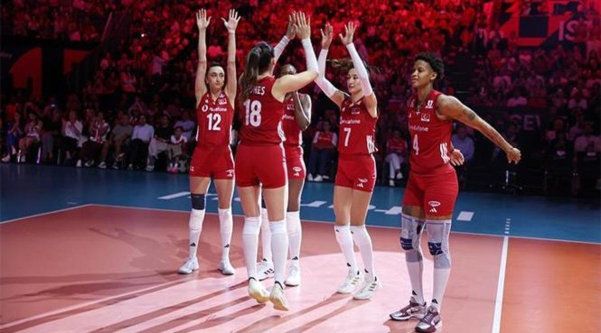 Çeyrek finaldeyiz! Filenin Sultanları rakibine set vermedi: Türkiye 3-0 Azerbaycan 1