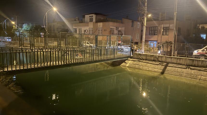 Sulama kanalında can pazarı: 6 yaşındaki &ccedil;ocuk hastanede, kardeşi aranıyor