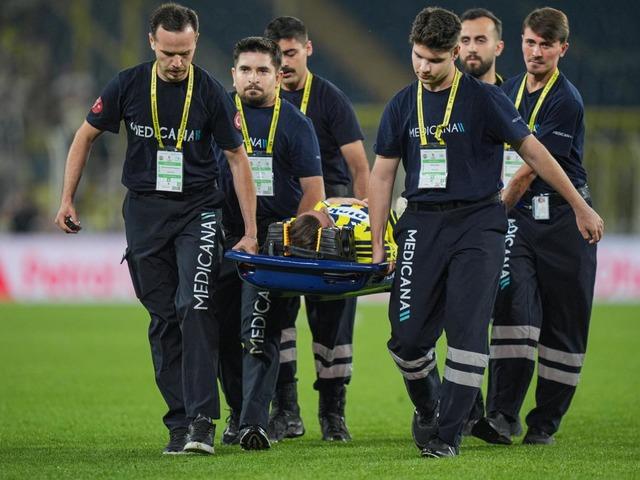 Fenerbah&ccedil;e'ye derbi &ouml;ncesi m&uuml;jde: Kadroda olacak!