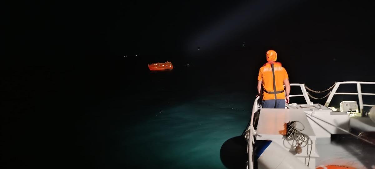 Marmara da iki gemi &ccedil;arpıştı! "Sağ olarak kimseye ulaşılamadı" 4