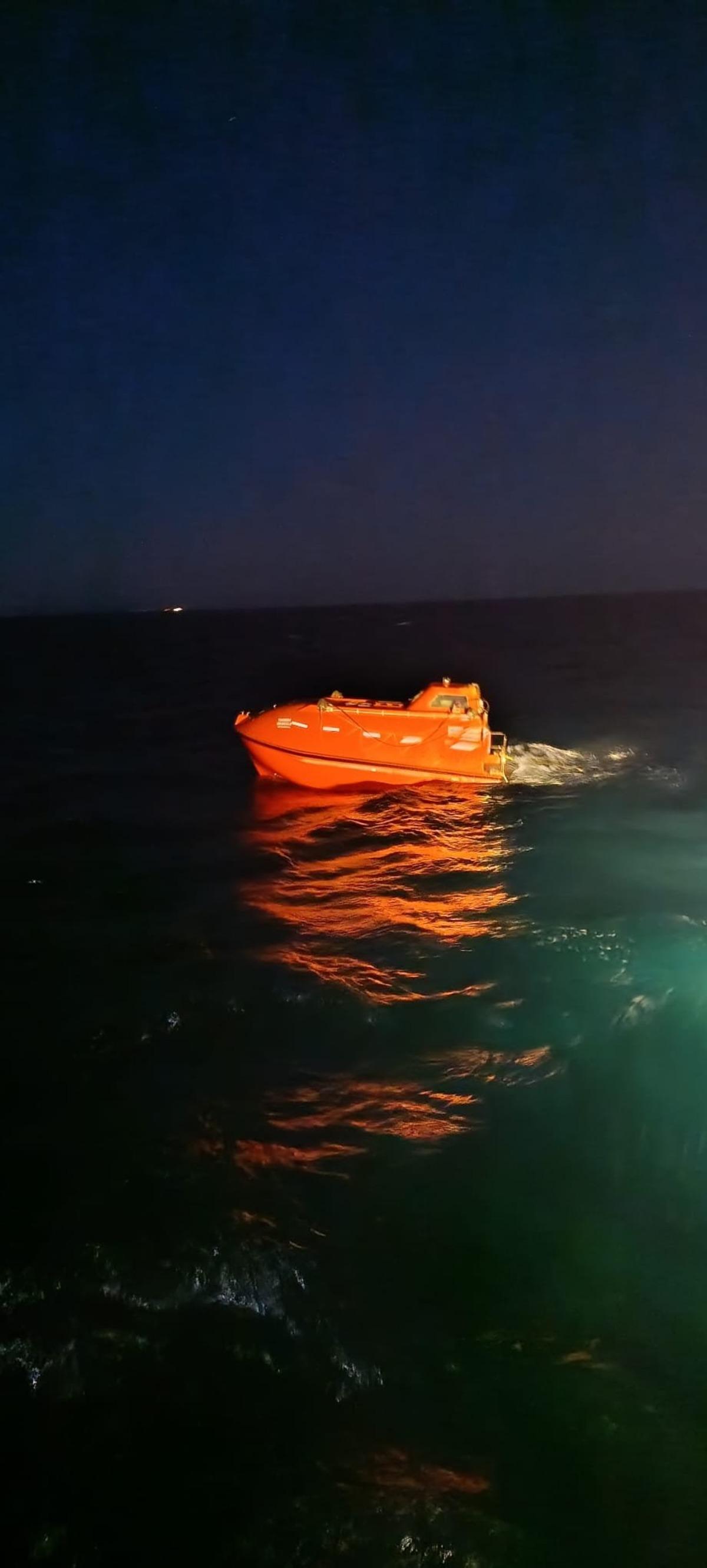 Marmara da iki gemi &ccedil;arpıştı! "Sağ olarak kimseye ulaşılamadı" 6