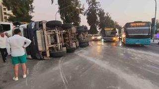 Antalya’da beton mikseri devrildi: 1 yaralı
