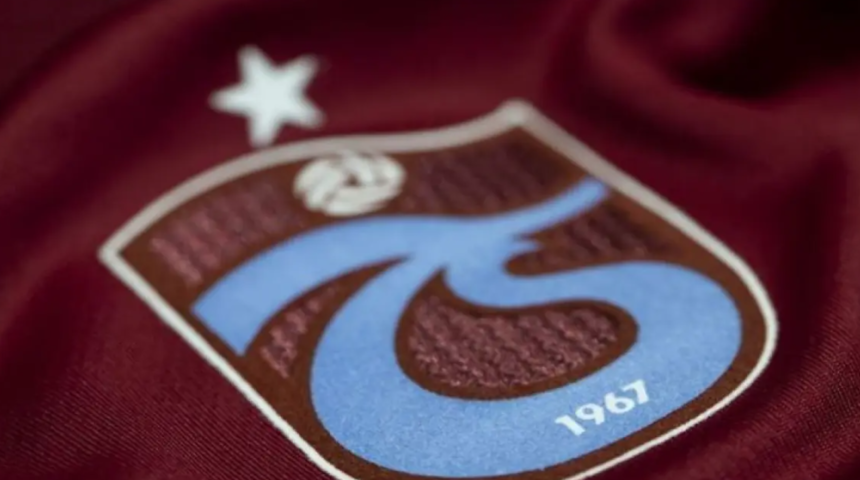 Trabzonspor'da gece yarısı ayrılık! Resmen a&ccedil;ıklandı