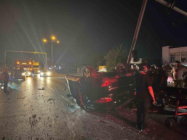 Aydın’da direğe çarpan otomobil paramparça oldu: 4 yaralı 1