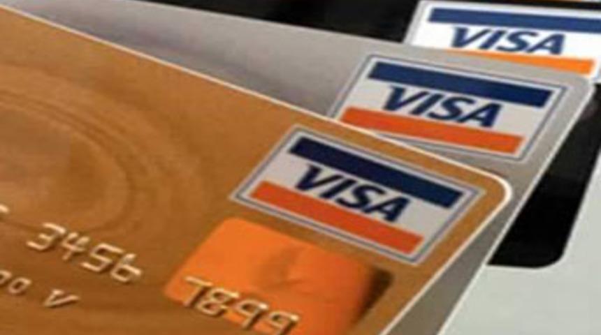 Kendisini polis olarak tanıtıp dolandırdı