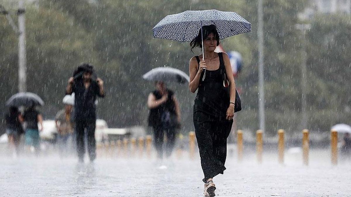 İstanbul da g&uuml;neşli havaya yağmur molası! Meteoroloji den sağanak yağış uyarısı 2