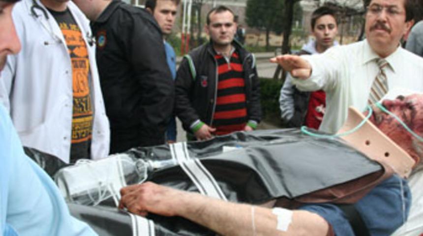 Kamyonet u&ccedil;uruma yuvarlandı: 1 &ouml;l&uuml;, 7 yaralı