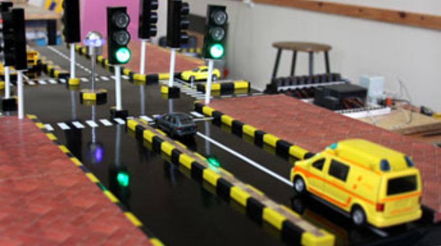 Ge&ccedil;iş &uuml;st&uuml;nl&uuml;ğ&uuml; kimde?