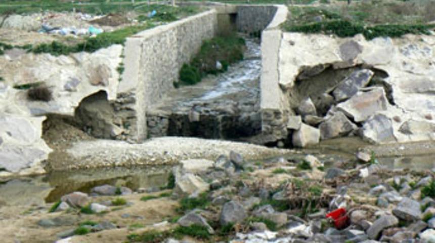 Dere ve &ccedil;aylar ıslah edilmeli...