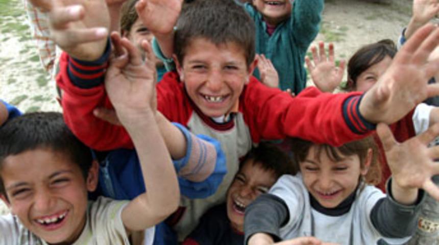 Onlar okullarına mecburiyetten veda ediyor