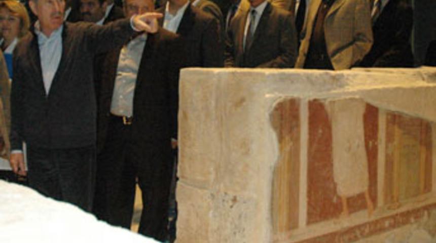 G&uuml;nay Zeugma'yı ziyaret etti