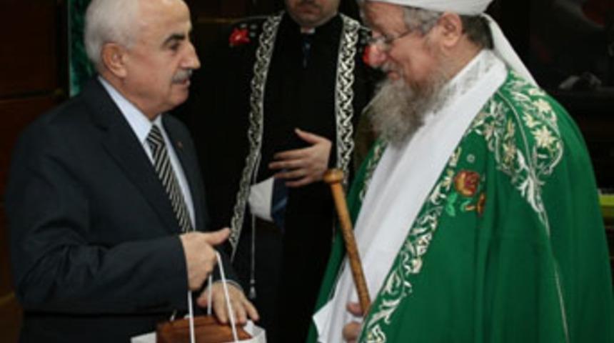 Şeyh&uuml;lislam Talgat Giresun'da