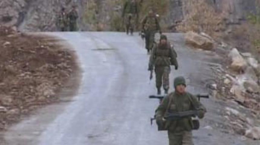 PKK'lı ter&ouml;ristlerden karakola taciz ateşi