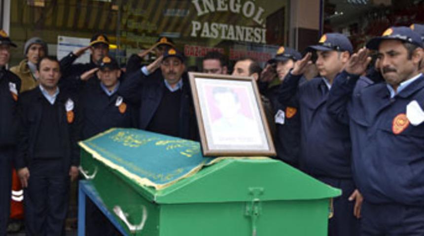 İtfaiyeci son yolculuğuna uğurlandı