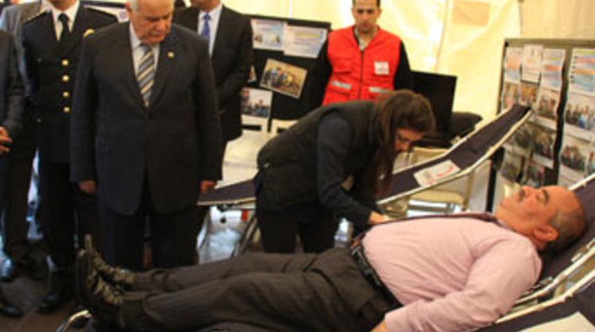 Polisten kan bağışı