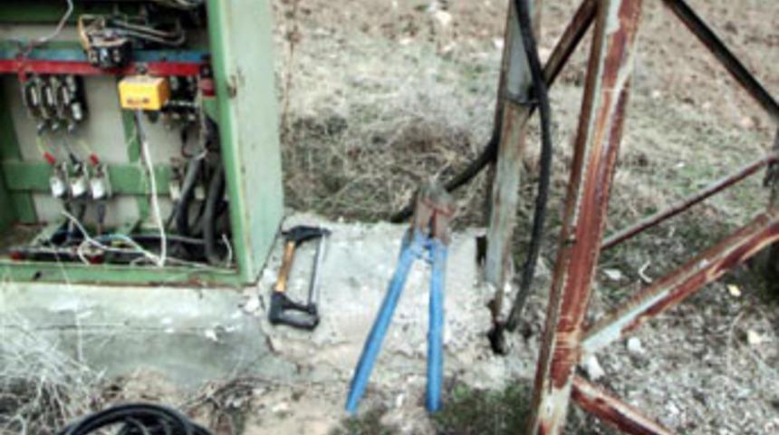 Kablo hırsızları yakalandı