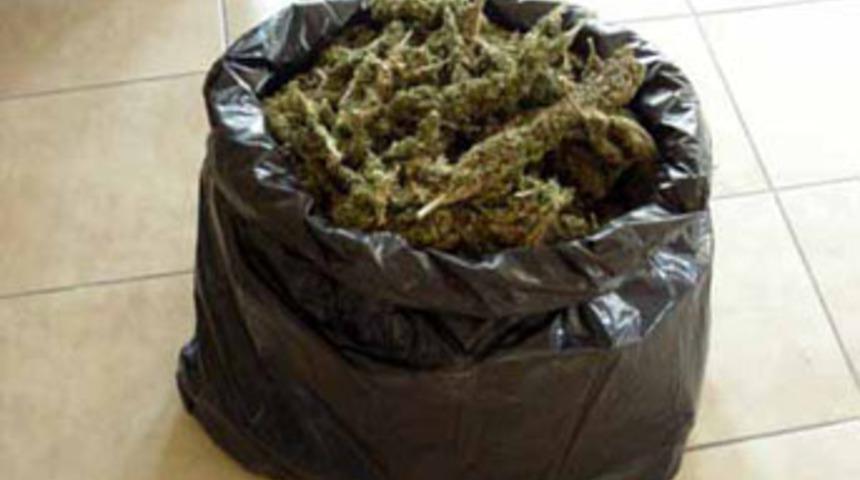 Salihli'de 6 kilo esrar ele geçirildi