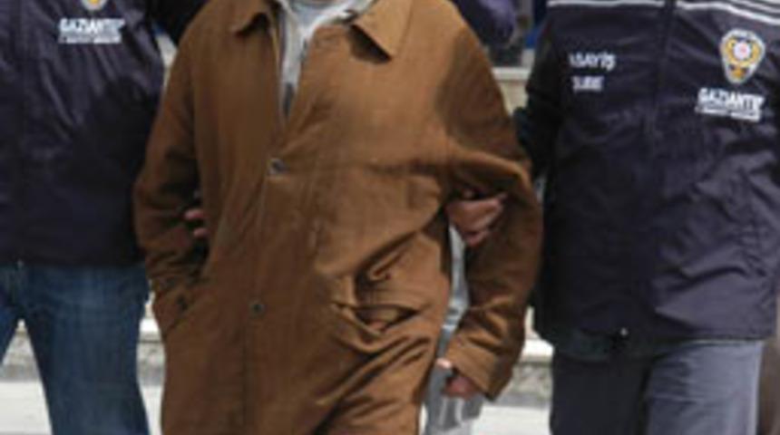 Bek&ccedil;i kul&uuml;besinde fuhuş iddiası