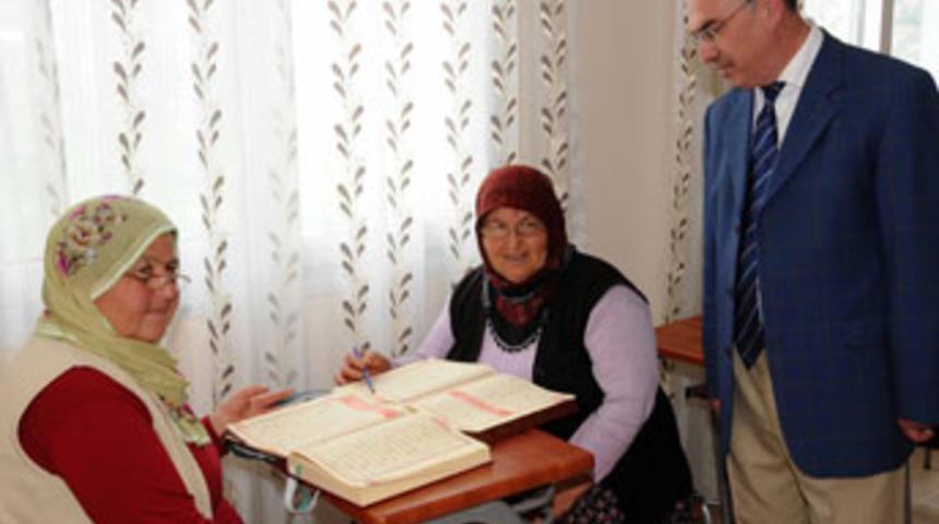 Erdemli'de bilgisayar destekli hafızlık kursu