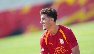 Galatasaray&rsquo;ın yeni transferi Deniz G&uuml;l, ilk antrenmanına &ccedil;ıktı