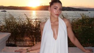 Son dakika: G&uuml;nler &ouml;nce nişanlanmıştı! Sıla T&uuml;rkoğlu ve sevgilisi Ata Ayyıldız tekne tatilinde