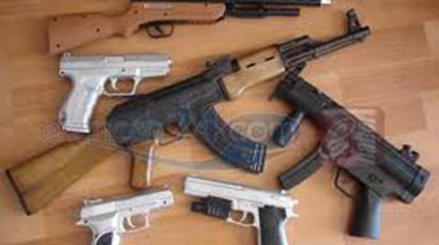 Kaçak silah üreten 8 kişiye gözaltı