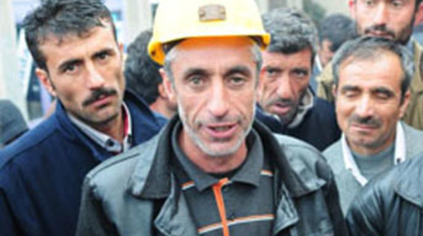 Maaş alamayınca Valiliğin kapsını dayandılar