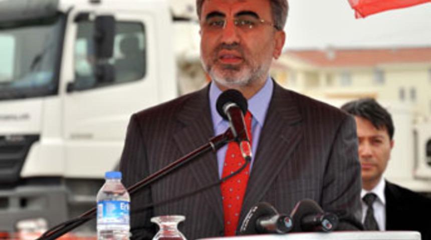 Öğrenci yurdunun temelini iki bakan attı