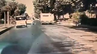 Makas atarken kayan otomobil kazaya davetiye çıkardı