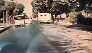 Makas atarken kayan otomobil kazaya davetiye &ccedil;ıkardı