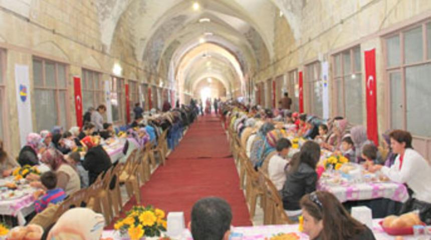 Tarihi kervan saray'da kahvaltı keyfi