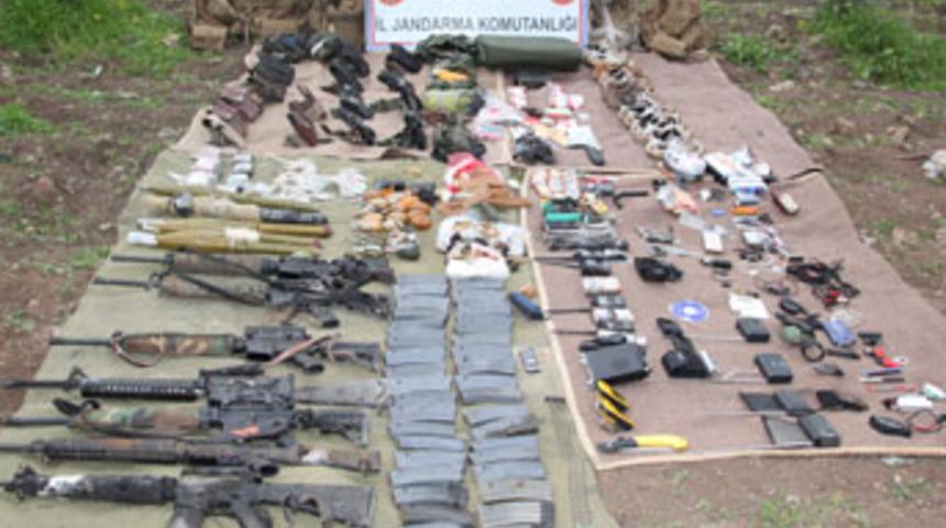 Ter&ouml;ristler m&uuml;himmat deposu gibiler...