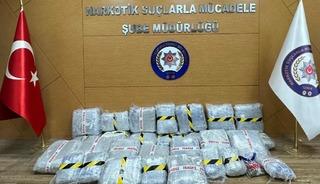 İzmir&rsquo;de bir evde 80 kilo uyuşturucu ele ge&ccedil;irildi
