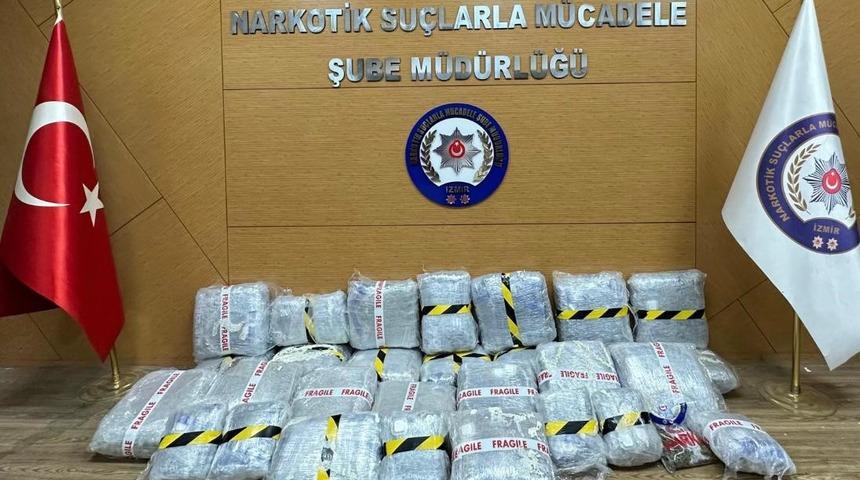 İzmir&rsquo;de bir evde 80 kilo uyuşturucu ele ge&ccedil;irildi