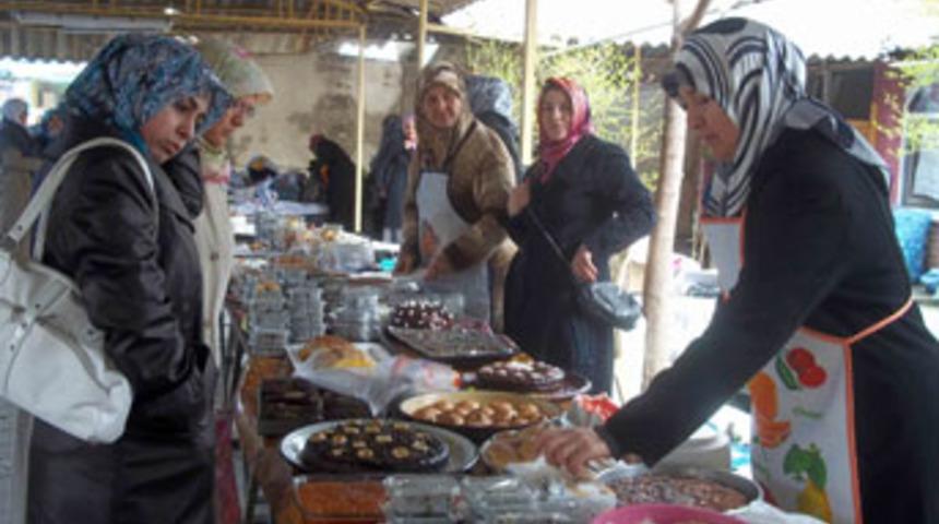G&ouml;rdes'de &ouml;ğrenciler yararına kermes&nbsp;